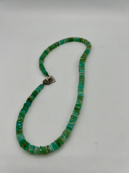 Opal Collier mit Weißgold Verschluss